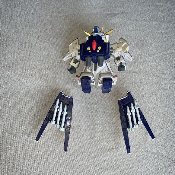 Guneagle SD Gundam 2003 Bandai 5" Figure Accessories Superior Defender Robot - Picture 2 of 3